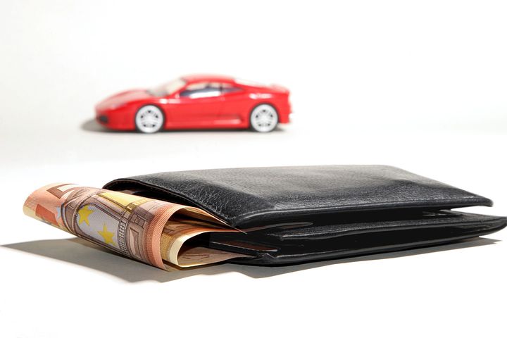 Ten money-saving tips for driving